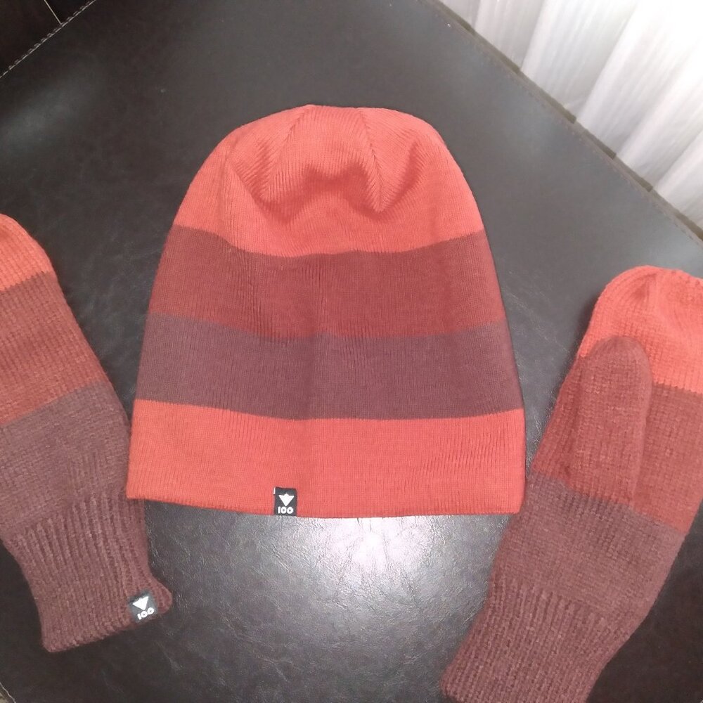 Hat & Gloves, Made in Canada, One Size